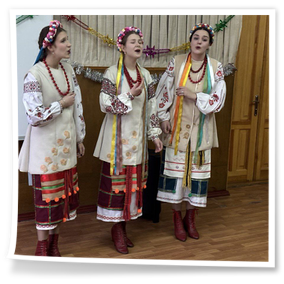 22 грудня 2025 року Різдвяно-святковим і водночас теплим та родинним був сьогоднішній звітний концерт здобувачів освіти освітньо-професійної програми «Народне пісенне мистецтво та хорове диригування».