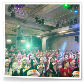 23 грудня 2025 року у безпечній локації відбулася прем’єра новорічної вистави «Зелений велетень»